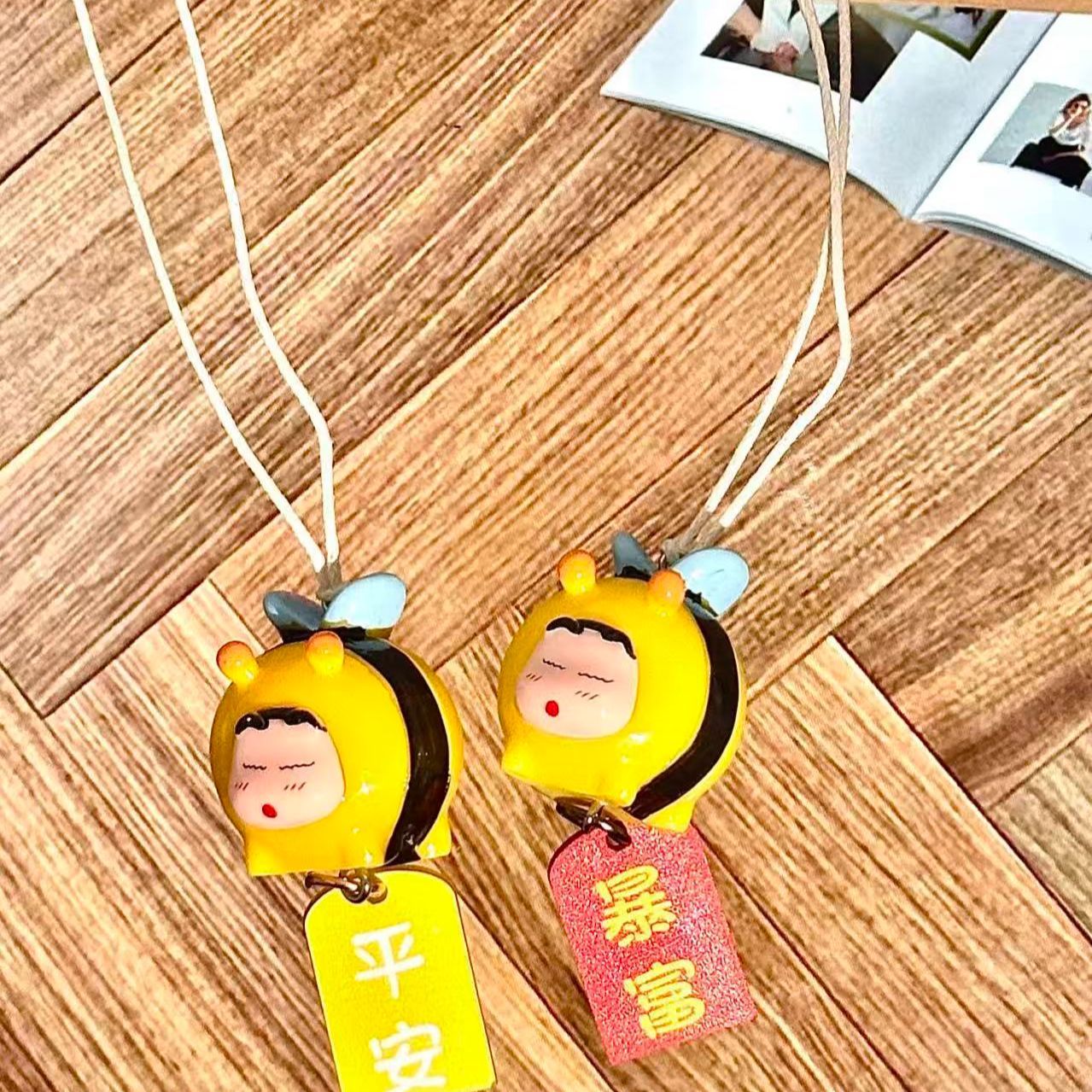 Crayon Shin-chan Bee Cosplay F - Car Accessories Inside 评论和价格