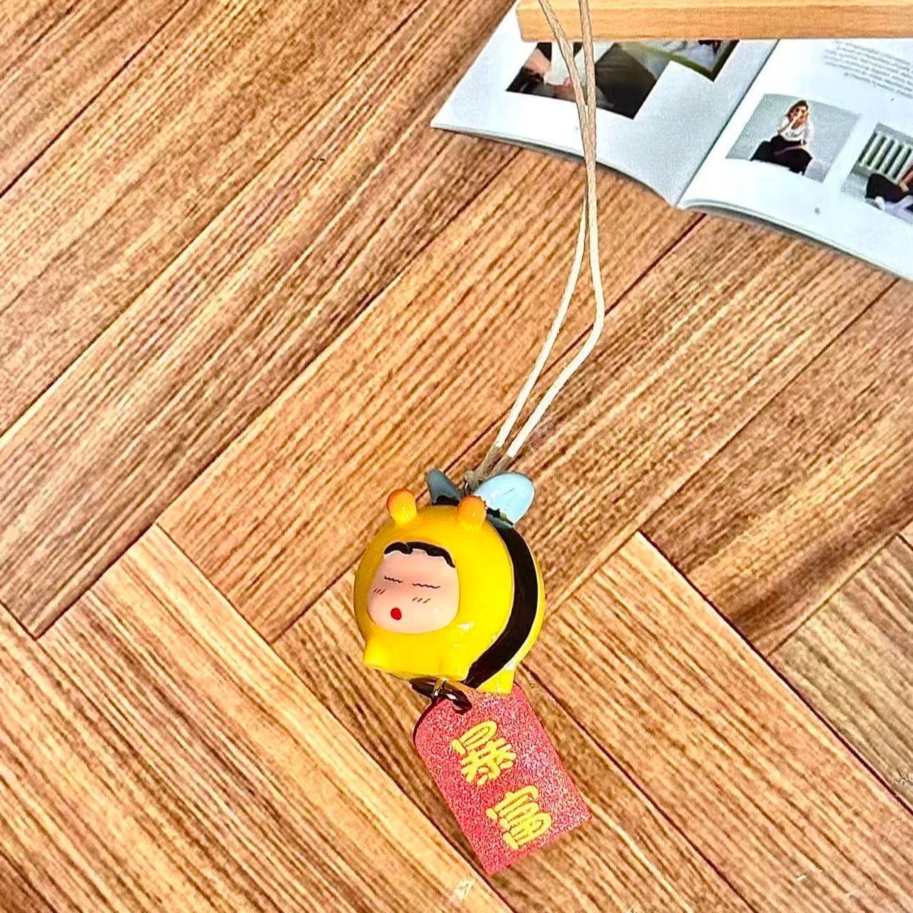 Crayon Shin-chan Bee Cosplay F - Car Accessories Inside 评论和价格